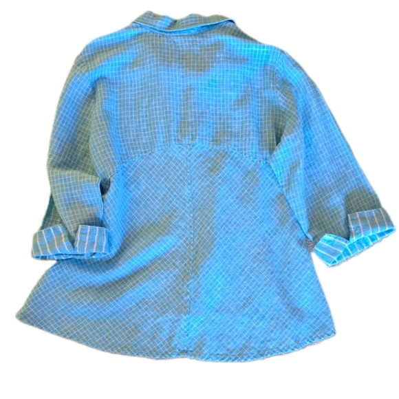 Lovely Crisp Linen Cotton HighLo HABITAT Flattering Fit Button-Down Blouse - Picture 2 of 5